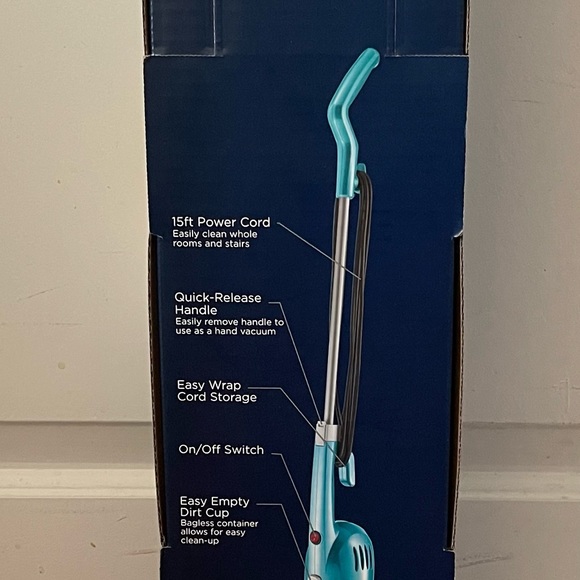 Bissell featherweight bagless stick vacuum - Picture 3 of 4